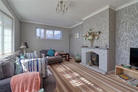 6 Devereaux Close, Walton On The Naze, CO14 8TY
