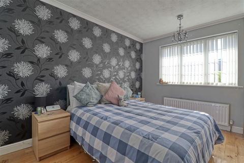 6 Devereaux Close, Walton On The Naze, CO14 8TY