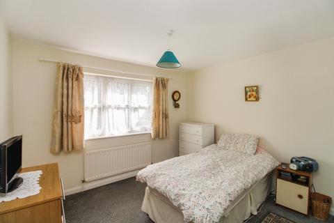 1 bedroom terraced house for sale, Windmill Court, Crawley, West Sussex. RH10 8NA