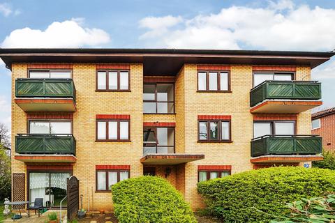 Flat 4, 69 Albemarle Road, Beckenham, BR3 5HW
