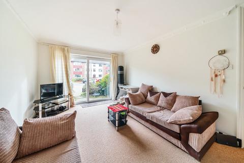 Flat 4, 69 Albemarle Road, Beckenham, BR3 5HW