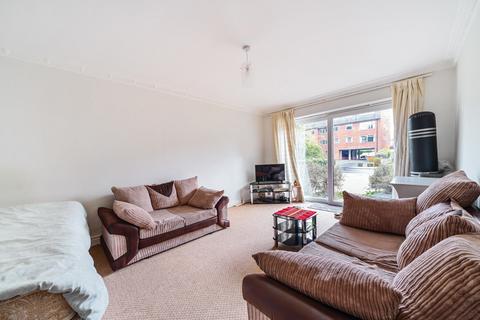 Flat 4, 69 Albemarle Road, Beckenham, BR3 5HW