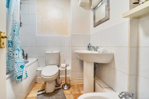 Flat 4, 69 Albemarle Road, Beckenham, BR3 5HW