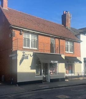 Three bedroom maisonette in central Topsham