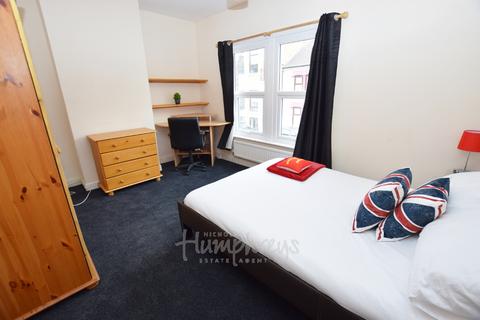 4 bedroom terraced house to rent, Artizan Road, Northampton NN1
