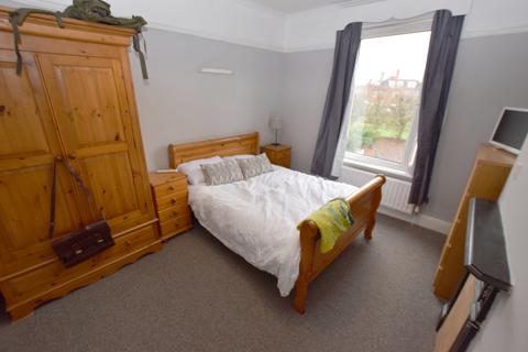 1 bedroom in a house share to rent - Birchfield Road, Northampton NN1