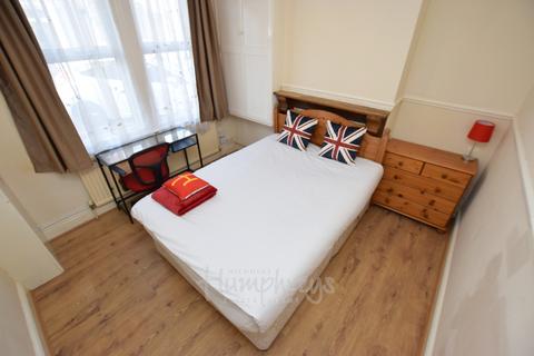4 bedroom terraced house to rent - Euston Road, Northampton NN4