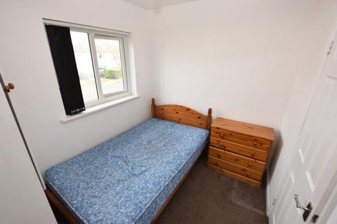 5 bedroom semi-detached house to rent, Friars Avenue, Northampton NN4