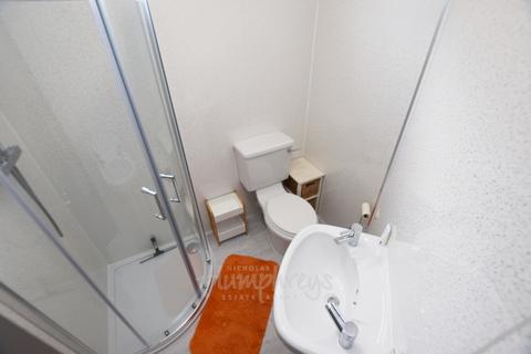 5 bedroom terraced house to rent, Lutterworth Road, Northampton NN1