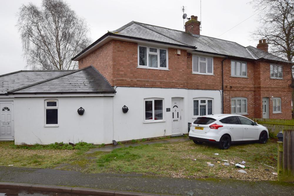 Queen Eleanor Road, Northampton NN4 5 bed semidetached house to rent