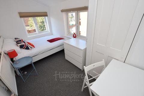 undefined, Queens Road, Northampton NN1