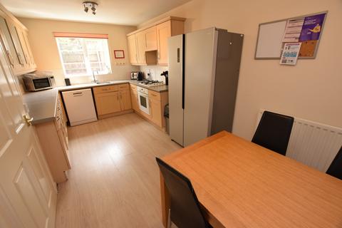 5 bedroom townhouse to rent - West Cotton Close , Northampton NN4