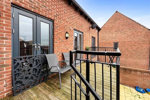 6 Barring Street, Upton, Northampton, NN5 4DD