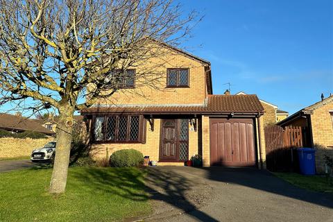 3 bedroom detached house for sale - Fineshade Close, Kettering NN15