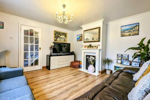 29 Sutton Field, Whitehill, Bordon, GU35 9BP