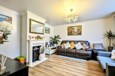 29 Sutton Field, Whitehill, Bordon, GU35 9BP