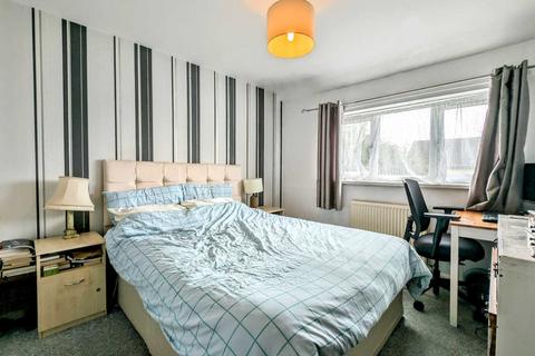 29 Sutton Field, Whitehill, Bordon, GU35 9BP