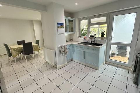 62 Kingsway, Northampton, NN2 8HF