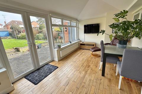 62 Kingsway, Northampton, NN2 8HF