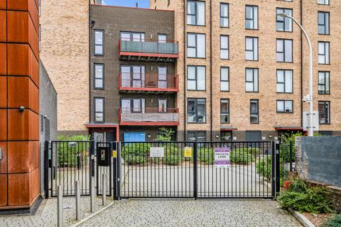 2 bedroom apartment for sale, Greenwich High Road, Greenwich