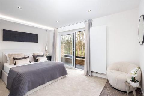 4 bedroom semi-detached house for sale, The Stables, Old Malden Lane, Worcester Park, Surrey, KT4