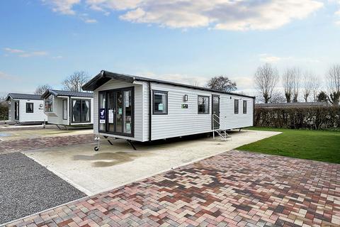 2 bedroom bungalow for sale, White Rose Park, Hutton Sessay, Thirsk, York, YO7 3BA