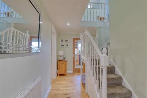 4 bedroom detached house for sale, Point Clear CO16