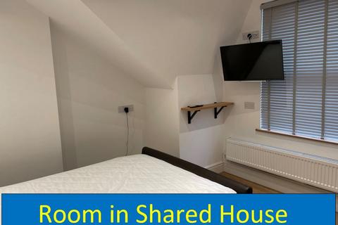 1 bedroom in a house share to rent - Bernard St, Swansea
