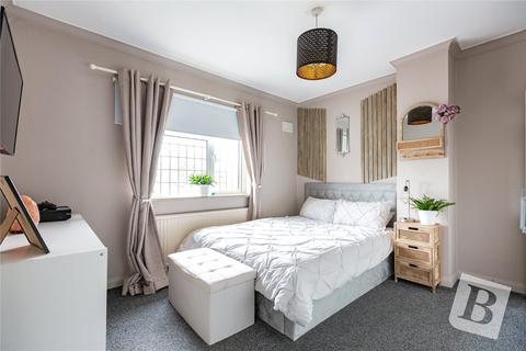 9 Walmer Close, Romford, RM7 8QH