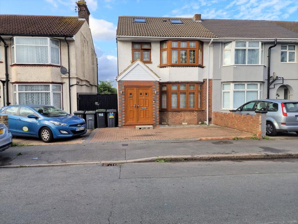 Alder Crescent, Luton LU3 1 bed in a house share to rent £550 pcm (£