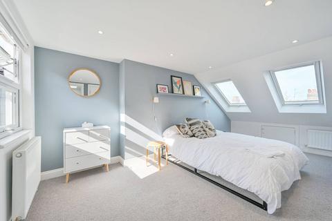 4 bedroom flat to rent, Valetta Road, Chiswick, London, W3