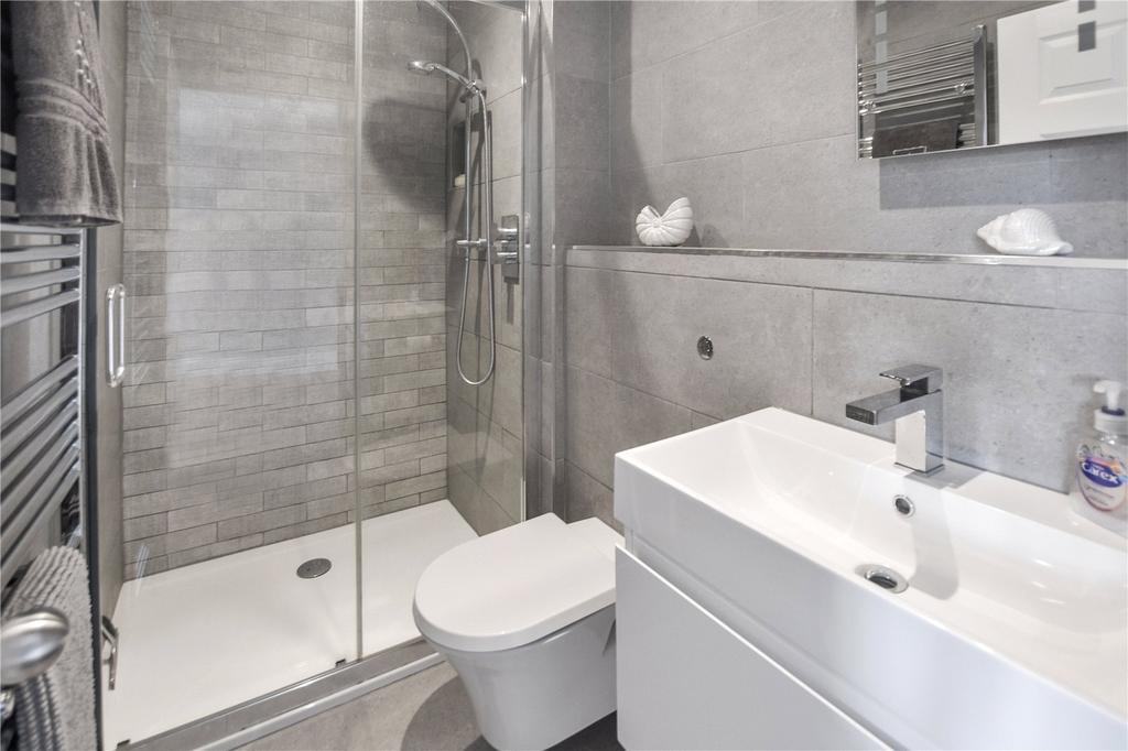 Ensuite To Bedroom 2