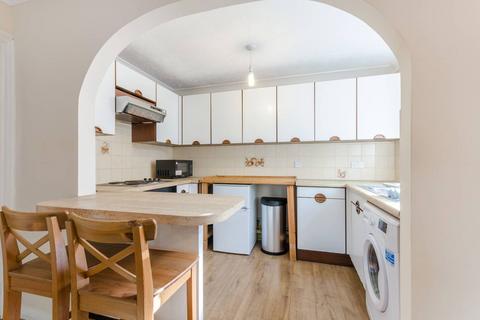 1 bedroom flat to rent, Hook Road, Surbiton, KT6