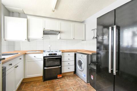 3 bedroom terraced house for sale, Hook, Hampshire RG27