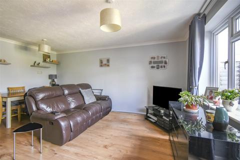 6 Oaktree Drive, Hook, RG27 9RN