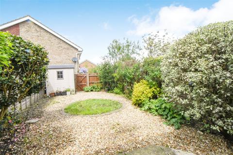 6 Oaktree Drive, Hook, RG27 9RN