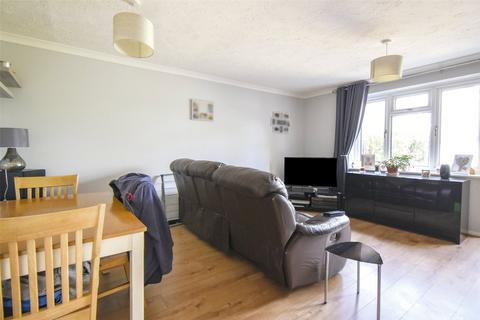 6 Oaktree Drive, Hook, RG27 9RN