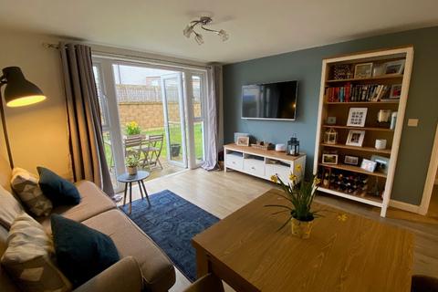 2 bedroom flat to rent, Fairfield Gardens, Fairmilehead, Edinburgh, EH10