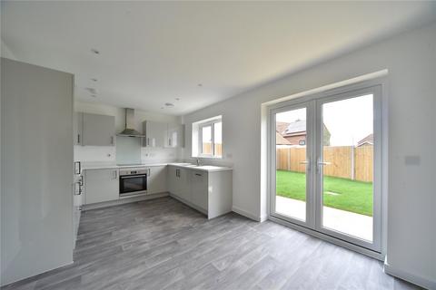 3 bedroom detached house to rent - Vickers Road, Beck Row, Bury St. Edmunds, Suffolk, IP28