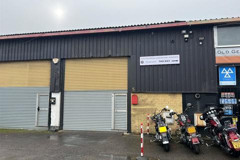 Industrial unit to rent - Imperial Park, Rawreth Lane, Rayleigh, Essex, SS6