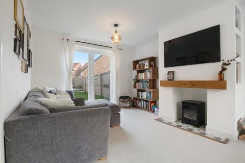 3 bedroom semi-detached house for sale, Pinderhill Avenue,