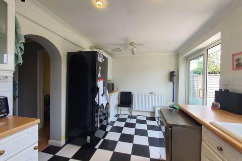 3 bedroom end of terrace house to rent - Howth Drive, Reading RG5