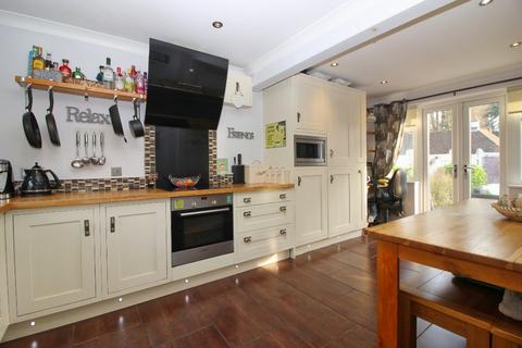 3 bedroom semi-detached house for sale - Basted Lane, Borough Green TN15