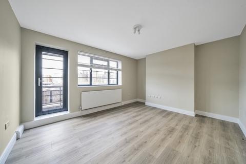 2 bedroom apartment to rent, Wandsworth Road London SW8