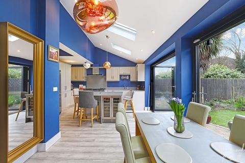 40 Darnley Road, Woodford Green, IG8 9HY