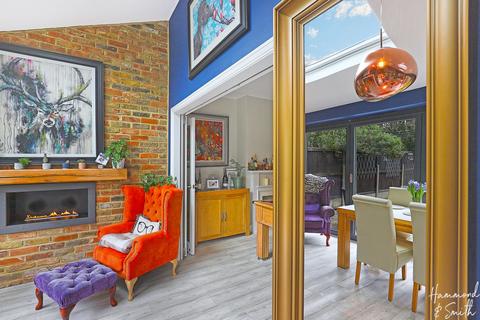40 Darnley Road, Woodford Green, IG8 9HY