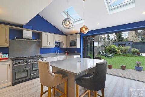 40 Darnley Road, Woodford Green, IG8 9HY