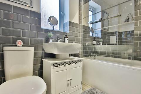 74 Bounty Drive, Kingswood, Hull, HU7 3FN