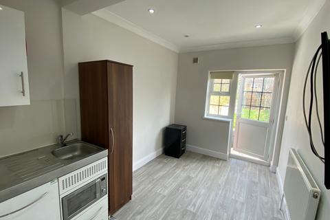 Studio to rent - Room 2 Cantley Gardens Ilford IG2 6QA