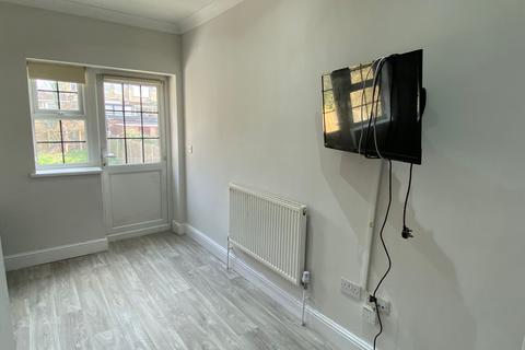 Studio to rent - Room 2 Cantley Gardens Ilford IG2 6QA